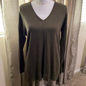 🌹 Grace & Lace Must-Have Layering Sweater. NWOT.